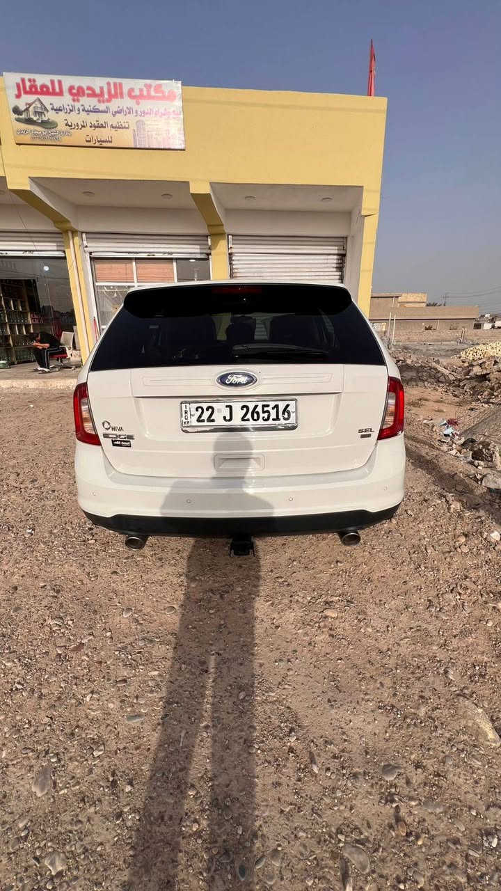 السلام عليكم ورحمه الله ford edge للبيع فقط خليجي شركة niva اعلى فئة بانورما
موديل 2012 
موصفات SEL ماعدى البصمة 
ماشية 260الف km 
حساسات خلفية
مرايات نيكل
لدات امامي بلادي 
السيارة 
3قطع صبغ بدون حادث  
هزة وسنوية جديدة لحد 2027 رقم اربيل وبأسمنا  مكان السيارة بغداد زعفرانية جسر ديالى القديم 
السعر 125 وبي مجال قليل  ***********و***********
