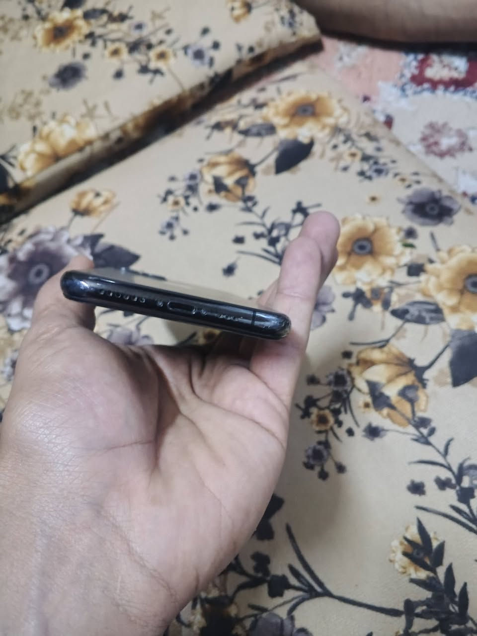 سلام عليكم شباب عندي جهاز ايفون  11 برو اذكره 256 بطاريه 75 جهاز وضع شركه كلشي مابيها مروس ماطور حسب القناعه هذه رقم مالي ***********
