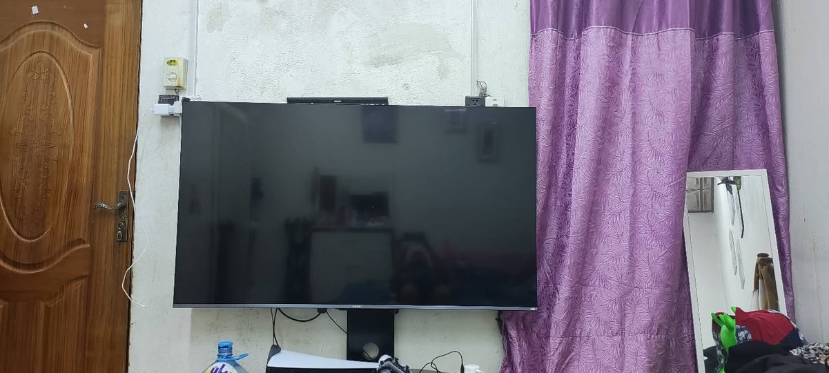 بلازما نوع شاومي حجم 65 بلباكيت 4k شرط نت فول برامج كله كدامك في الصور غراضه كامله سعر 575 بيه مجال قليل جداً رقمي للتواصل *********** عنوان عويسان

