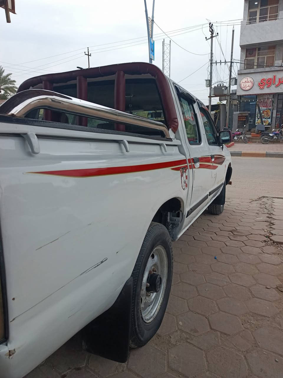 السلام عليكم سياره نيسان مصبوغه عام كل نقص مابيه بسمنه سعر80بيه مجال قليل***********
