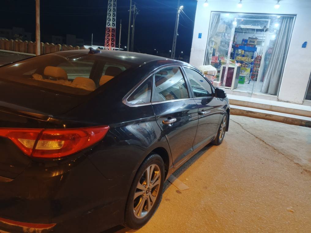 سوناتا 2016 حادث فقط بنيد سعرها 99رقم دهوك مكاني بابل رقمي *********** بيها رصعات كلش خفيفه بلقماره المدائن, بابل
