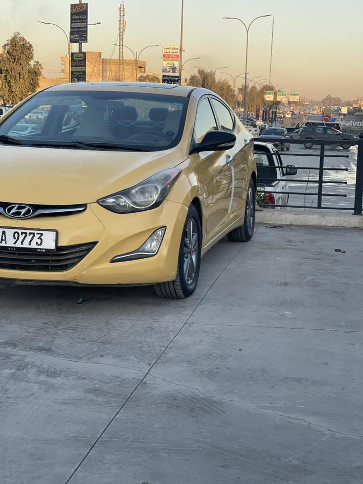 موديل ٢٠١٢فول واحد على واحد مكانتين معجون بسمي السياره طخم مكينه كير كله جديد سياره متعوب عليه ومصروف مرواس مع احدث وبيع  سعره ١١٣ 
مرواس فرقك حاضر بس اريد احدث ***********
