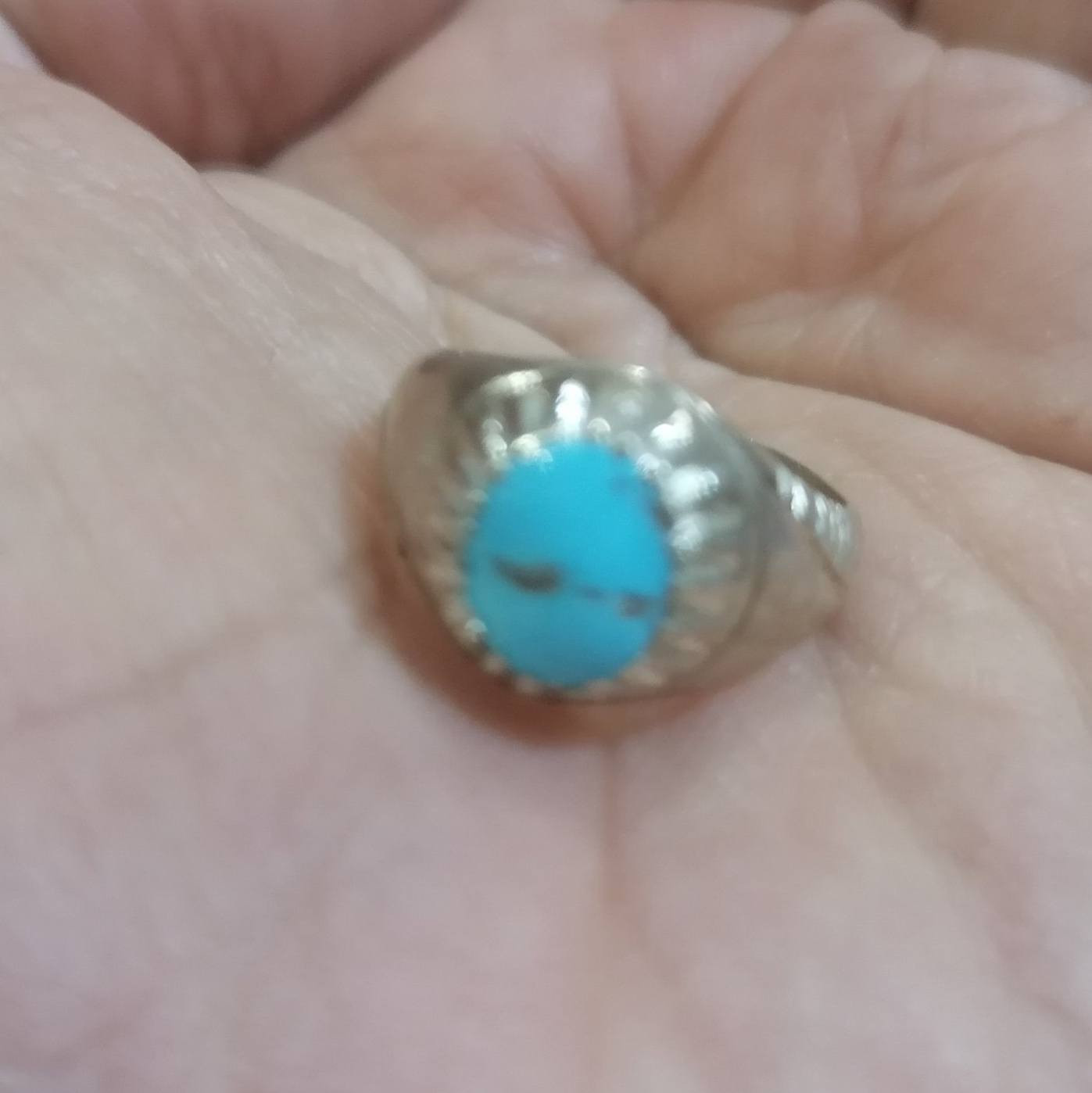 سلام عليكم للبيع محابس سليماني حجرة كاملة عقيق احمر مكتوب آيات قرآنية وجزع حمره وعقيق يماني شجري مربع فيروزي نيشابوري ناعمه كل محبس وسعره
#يوجدتوصيل كافة محافظات العراق
#بدون مراوس


**إذا كنت صاحب هذا الإعلان وتريد حذفه لأي سبب، رجاءا أرسل رسالة إلى الدعم الفني**