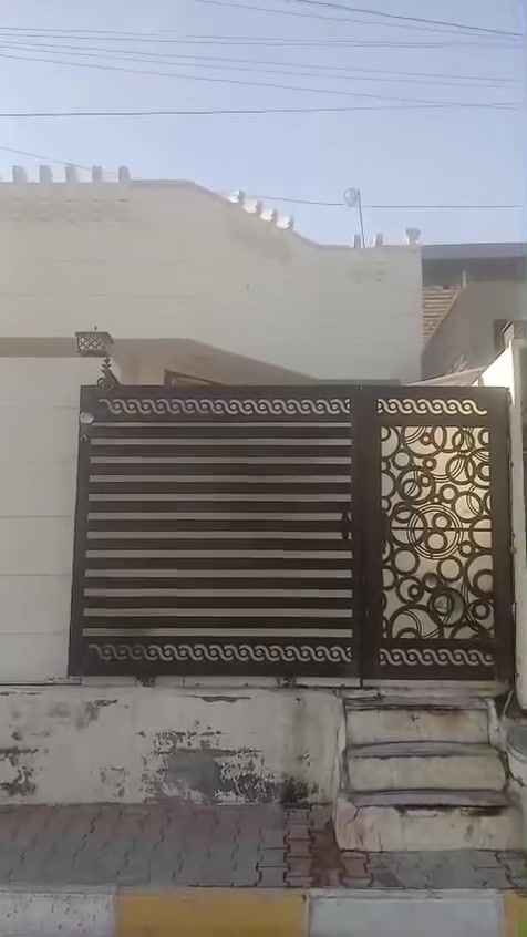 دار للبيع مساحة 125 متر🏡🏡
 طابقين مع الاثاث 🏡🏡
منطقة السبيس 🚧🚧
خلف مدرسة ابي طالب🏡🏫
قرب حسينية يعقوب 🕌
مطلوب مبادرة المصرف العقاري🏦🏦 
ابيع نقد مع ابقاء القسط مسمتر الاستقطاع على الماستر الشخصي مع اعطاء كافة الضمانات التي تضمن حق المشتري 
مؤجر حاليا بقيمة 350 الف💶💶
بناء درجة اولى سنة 2023
السعر المطلوب 100 مليون وبي مجال بسيط💸💸

***********
