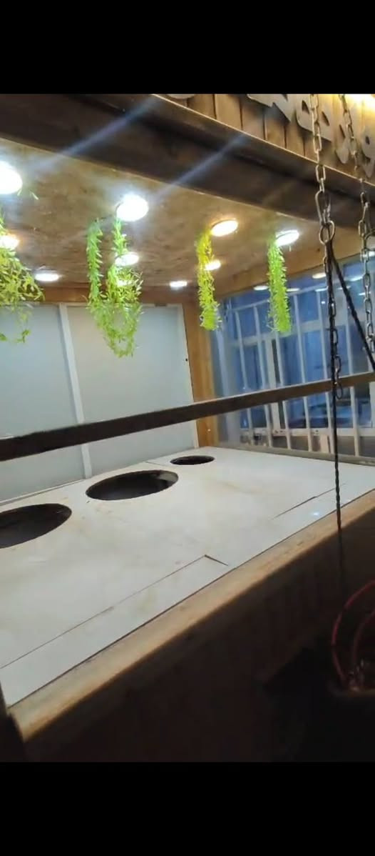 سلام عليكم اخواني الاعزاء للبيع ٣ تايرات جديد باتري سياره جبيره عليه مابي نقص خلاص كله ليد فول ديكورات بي اوراق كامل ***********
