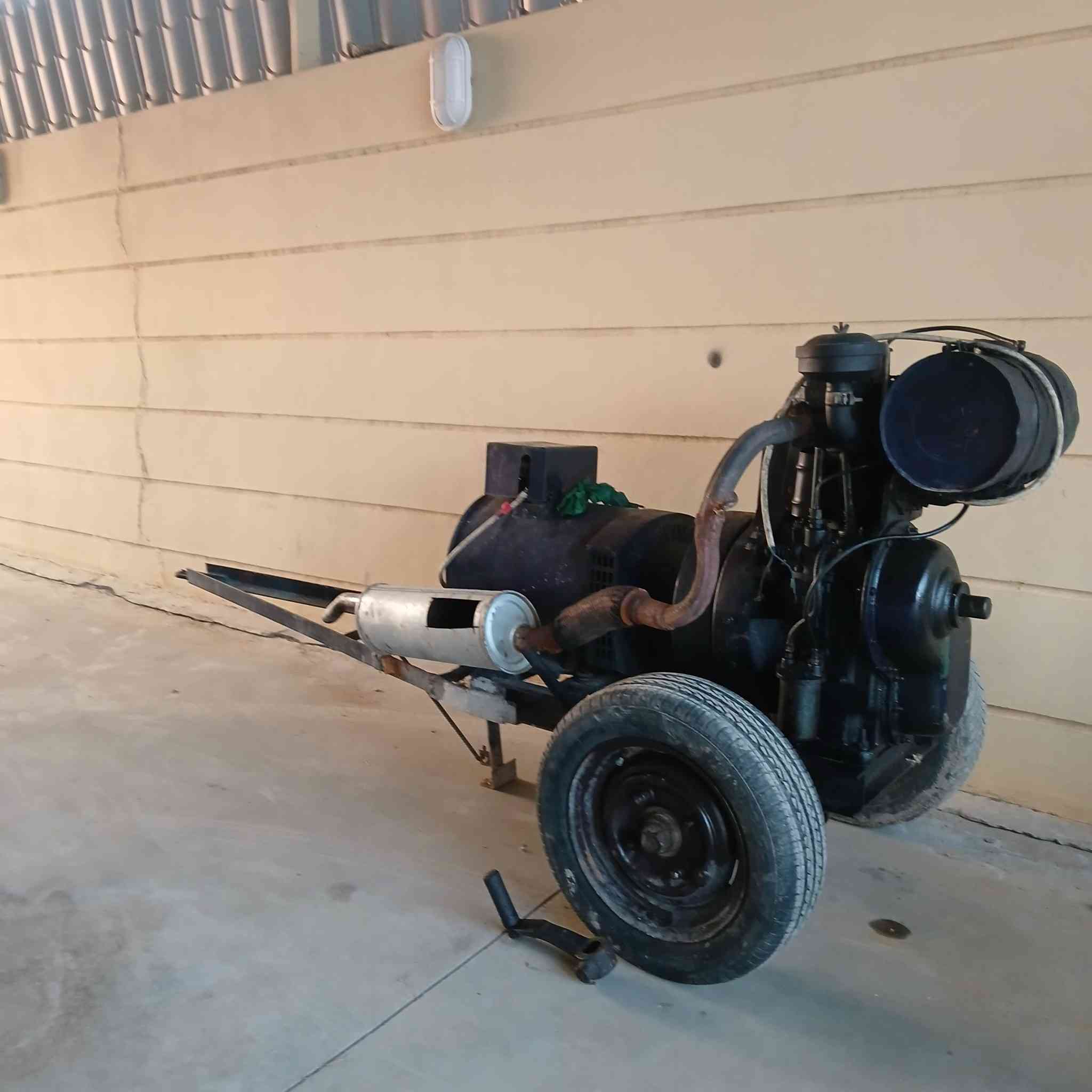 السلام عليكم موالد دويز هندي بستم واحد شغال للبيع ٤٠انبير نضيف جدآ للتواصل *********** المكان اطراف بغداد السعر ٥٥٠الف وبي مجال
