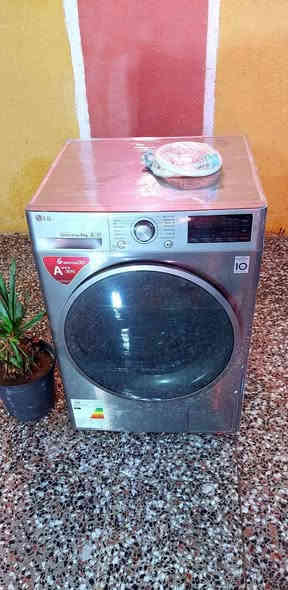 سلام عليكم مرخصةمديرالاكروب المحترم  غساله فول اوتوماتيك جانبي ايلجي اصلي وكاله فول ادارير غسل وتجفيف وتنشيف وبخار كوي انفيرتر  اقتصادي نضيفه بلادي شركه حجم ٨ كيلوو  ٥٠٠ الف مكاني بغداد متوفر توصيل *********** كالار
