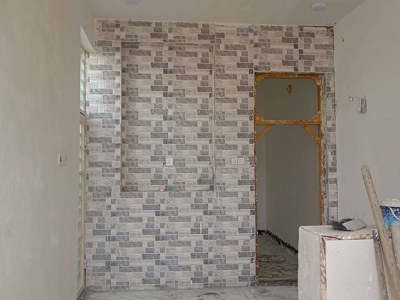 السلام عليكم اخوتي العزاز بيت خمسين متر البيع شارع قنبر قريب ع شارع يم مول حكايه 
اتصال ع رقم ***********
