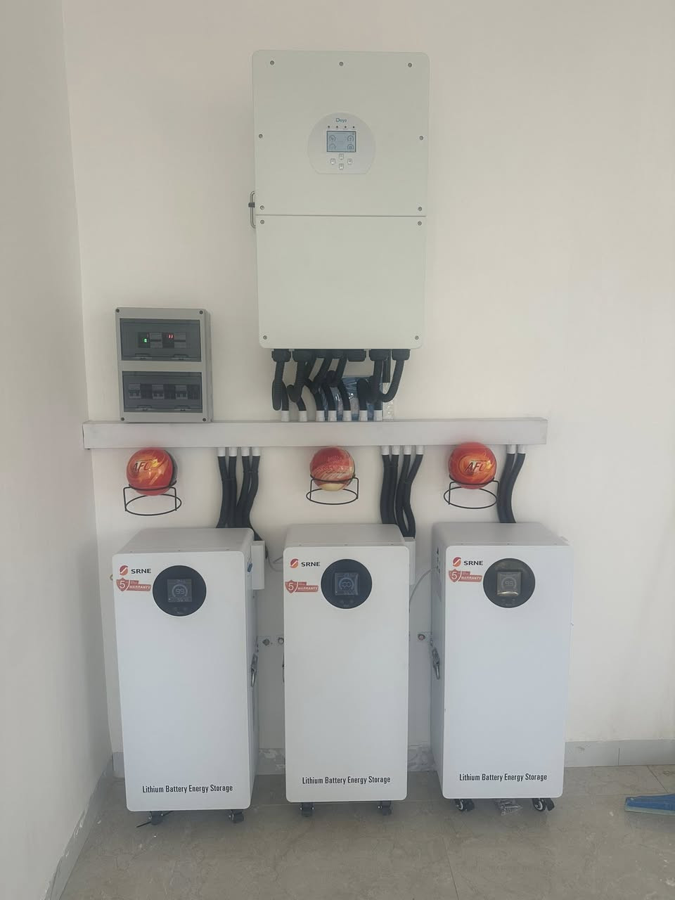 تم بحمد الله تنصيب منظومة طاقة شمسية
📍 المسيب – منطقة ابو عصافير
⚡ مواصفات المنظومة:
 • القدرة: 50 أمبير
 • انفيرتر: هايبرد Deye بقدرة 16 كيلوواط
 • بطارية: ليثيوم 16 كيلوواط عدد 3
 • الألواح: عدد 24 ألواح Hi-MO X10 عالية الكفاءة
✅ أداء عالي
✅ تجهيز احترافي
✅ ضمانات حقيقية
✅ تشغيل مستقر على مدار اليوم
المحيط للطاقة الشمسية
خبرة • جودة • ثقة


**إذا كنت صاحب هذا الإعلان وتريد حذفه لأي سبب، رجاءا أرسل رسالة إلى الدعم الفني**