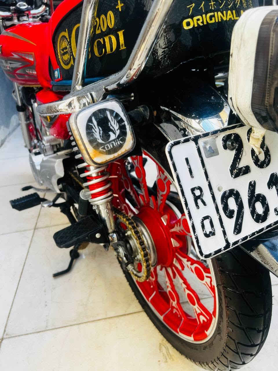 للبيع  5كير مديل 25 مرقمه السنويه باسمي الدراجه سلف + هندر السعر 1400 وبيها مجال بسيط حك الجيه  *********** واتس او علق وراسلني وماسنجر
