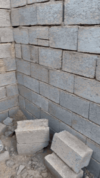 بيت هيكل وره معارض الزبير المساحه 300 البنيان واصل للسكف بيبان وشبابيج جاهزه ماي وكهرباء مسافه 25متر  بس تشترك محتاج وريد ابيع السعر 16الرقم ***********
