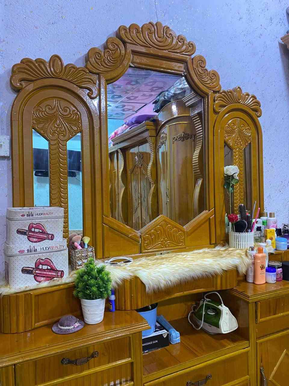 السلام عليكم عندي غرفه البيع سعره مليون 300 عنواني البصره كرمه علي المجديه مقابيل  جامع ارسول
الغرفه جديده نضافه 90 رقم ***********
