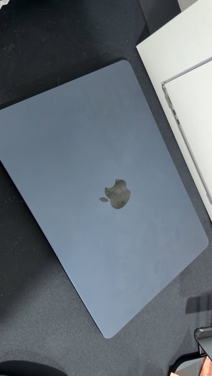 فرصة للي يدور راحة بال.. ماك بوك [Macbook Air M2]، استعمال خفيف فقط للمشاهدة افلام 
😅

ماوس ماجيك الجديد لون الاسود هدية وياها 😉

السعر ليس قابل للتفاوض 
1,000,000 iqd 

M2 
256gb
8gb ram
Midnight Blue


**إذا كنت صاحب هذا الإعلان وتريد حذفه لأي سبب، رجاءا أرسل رسالة إلى الدعم الفني**