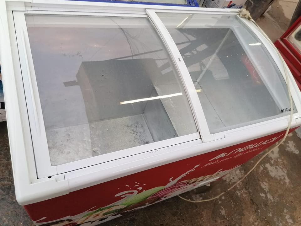 عارظات يكور تركي مع مجمدات  تصفية أسواق نظاف شغلات مكان بغداد شراي يدلل ***********  واتساب
