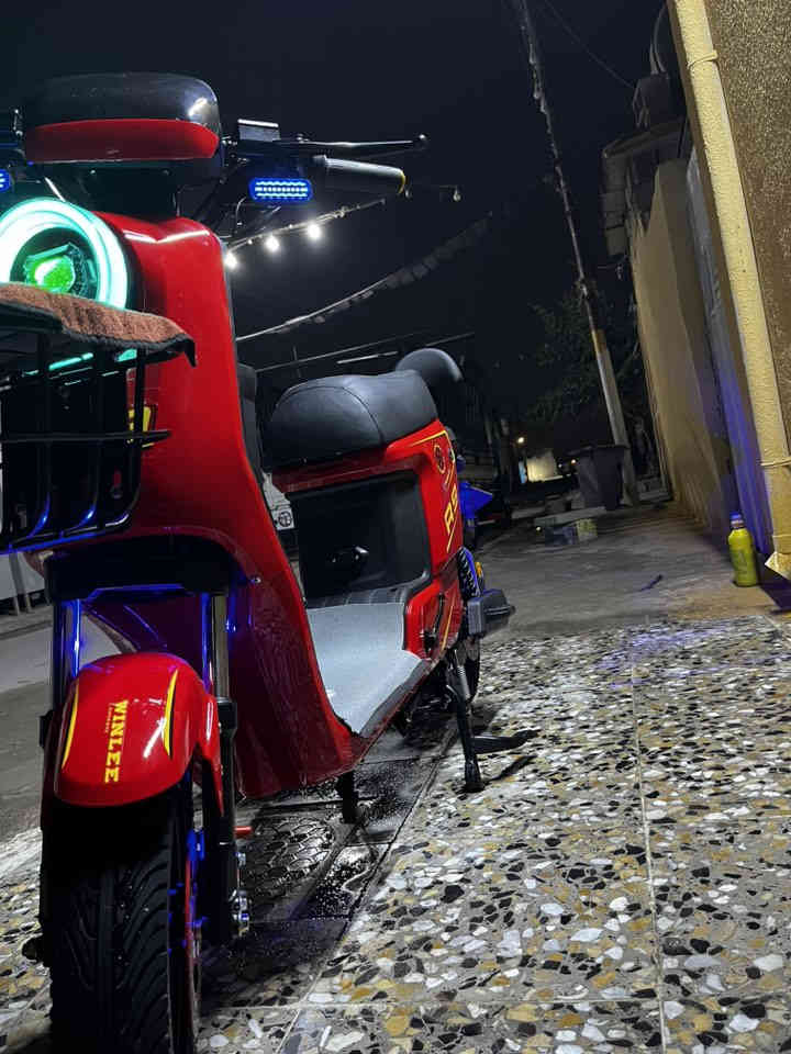 السلام عليكم دراجه شحن r9بطاريات كبار الدراجه فول 2026العنوان بغداد المعامل السعر 650وبيه مجال قليل الرقم ***********
