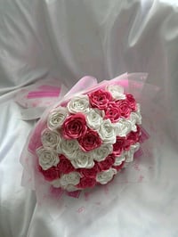 🌹 باع الورد 🌹  ورد ستن • ورد طبيعي • بوكيهات حسب الطلب 🚚 التوصيل متوفر...
