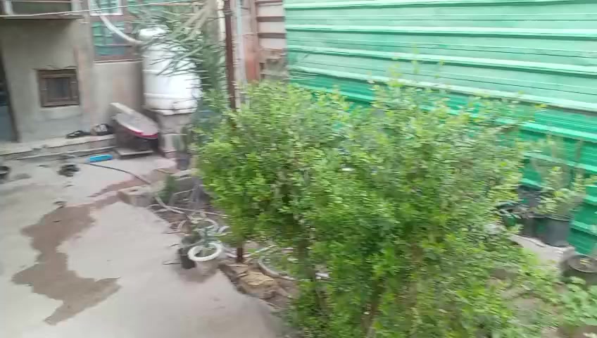 سلام عليكم شقة ارضي للبيع في مجمع السجاد (العزاب) السعر ٢٠ مليون وبيهة مجال بسيط ***********
