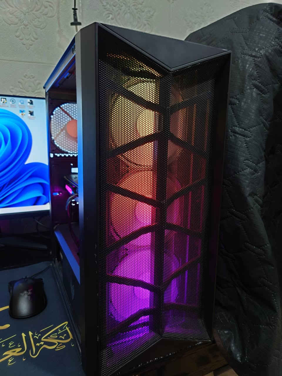 السلام عليكم
تجميعة للبيع فقط كيس بسعر 450 الف
توصيل موجود

المعالج: AMD RYZEN 5 5500
المبرد: WRAITH SPIRE  الخاص بالرايزن 7
البورد :MSI B450M PRO M.2 MAX
الرامات:T.FORCE DARK Za 2x8 3600MHZ CL18
كرت الشاشة:MSI GAMING X GTX 1660 6GB GDDR5
الباور: MASS 550W 80+BRONZE 
التخزين 1: SAMSUNG M.2 SSD 128GB
التخزين 2: SEAGATE HDD 2.5 INCH 500GB
الكيس: FSP مع اربع مراوح ايضا براند FSP

الملاحظات:
المعالج جان بيه بنات مكسورة ولحمتهن بنفسي وموضح بالصور
الكارت مبدل معجون ونظيف جدا كانما جديد حرارة 70-71 C⁰
الكيس بدون جامة
موجودة العاب مكركة بالحاسبة منها رزدنت 8 ورزدنت 4 وراگنروك وشبح تسوشيما
الحاسبة شغالة ومابيها اي مشكلة اي تيست تحب اسويه او استفسار عندك تواصل وياي وبالخدمة


**إذا كنت صاحب هذا الإعلان وتريد حذفه لأي سبب، رجاءا أرسل رسالة إلى الدعم الفني**