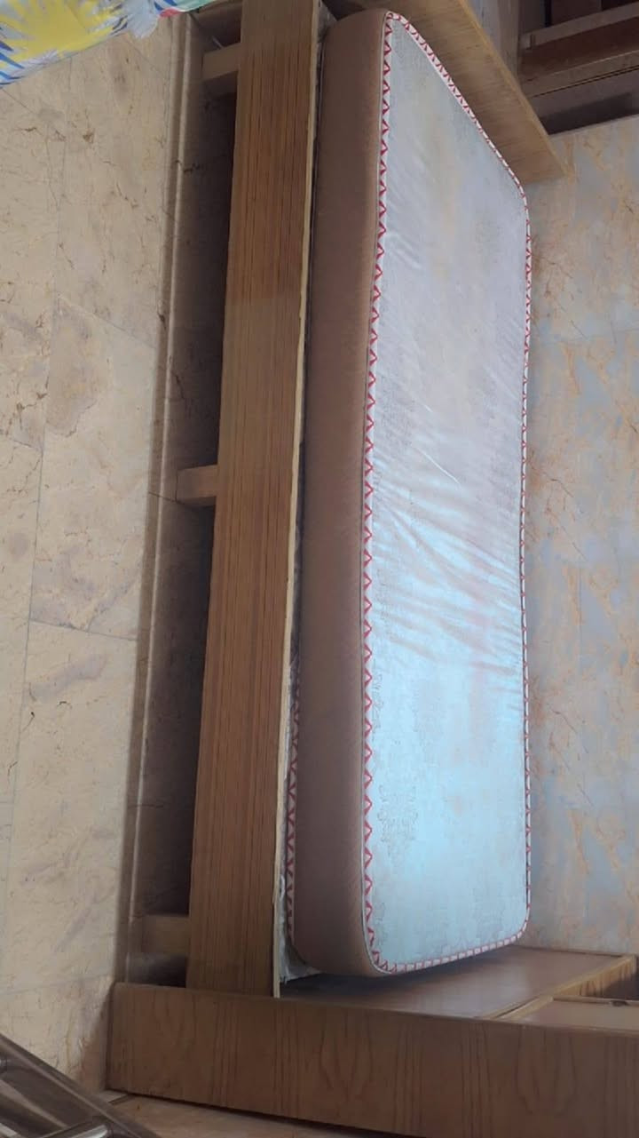 جربايه نفر مع دوشك نضيفه كلش سعرها 125العنوان بغداد حي الجهاد


**إذا كنت صاحب هذا الإعلان وتريد حذفه لأي سبب، رجاءا أرسل رسالة إلى الدعم الفني**