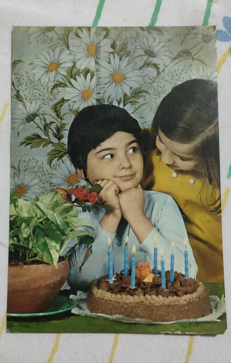 مجموعة كروت معايدة فينتاج أصليةمن حوالي 50سنه 
عدد 7 كروت قديمة، منها 5 كروت مصرية مكتوب عليها جمهورية مصر العربية، و2كارت مطبوع في إيطاليا  وتصميمات متنوعة حالة جيدة كما بالصور، مناسبة لهواة جمع المقتنيات القديمة.
لعرض سعر مناسب القاهرة, مصر


**إذا كنت صاحب هذا الإعلان وتريد حذفه لأي سبب، رجاءا أرسل رسالة إلى الدعم الفني**