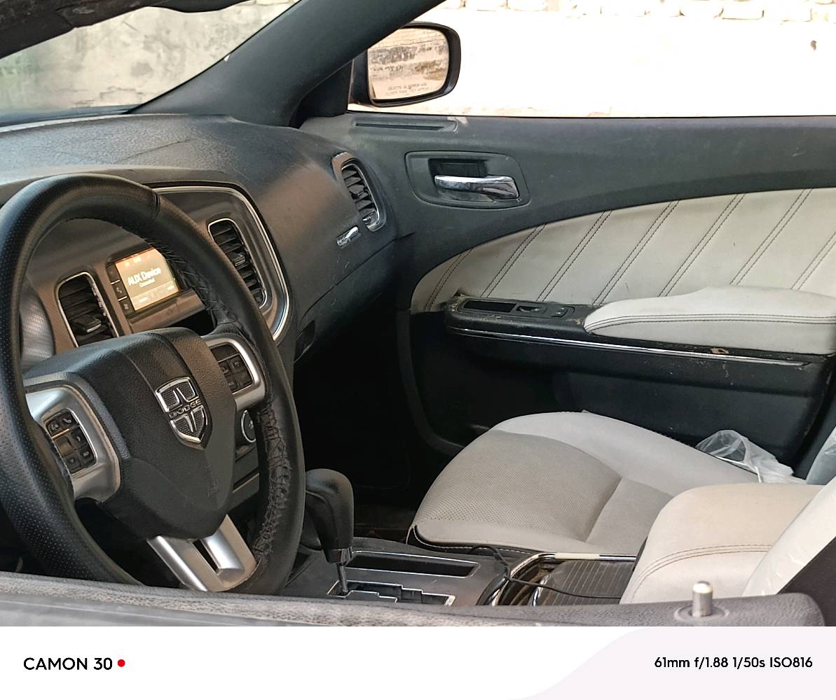 السلام عليكم
جارجر موديل 2014 ادوات ادوات ادوات

مكينة 3600 مواصفات عاديه كفاله من الكص والمعجون تفاصيلها مذكوره كلها بالسونار كير محرك حداديه تايرات كله بالشرط
 للبيع او امراوس بأصولي

سعر 75وبيها مجال للشراي 

مكان السياره النجف

الاتصال بالرقم*********** بيه واتساب وحياكم الله