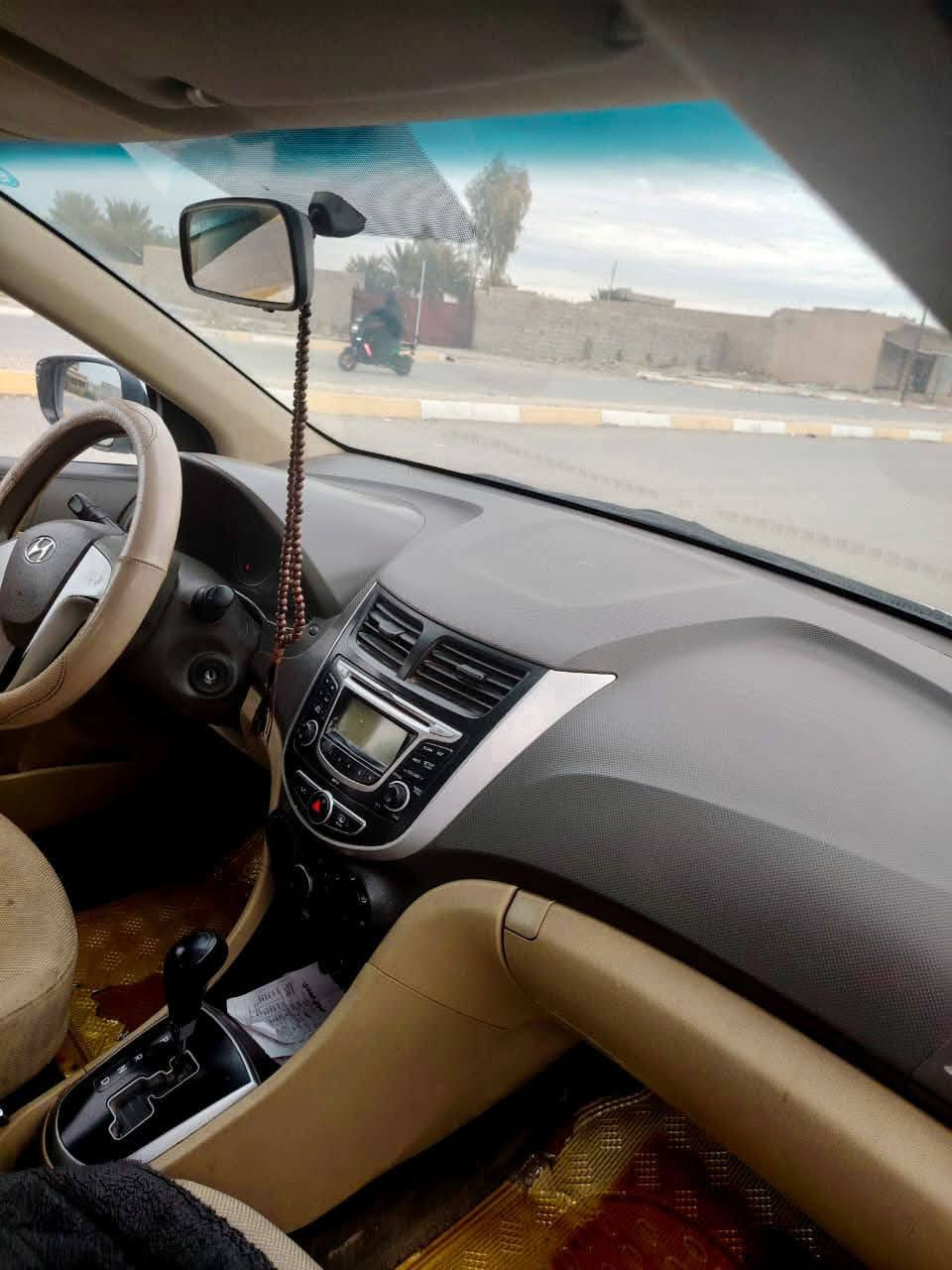 السلام عليكم
مكلف بالنشر 

#اكسنت_للبيع_2011_محرك_مامفتوح
فقط جاملق سكن بارد 
جاملق امامي سائق بارد
باب امامي سائق بارد 
صبغ قليل بالباب الخلفي والسكن لايتجاوز الشبر مثل ما موضح بالصوره
السعر 93 

للاستفسار أكثر الاتصال على الرقم 

‏‪0780 794 7318‬‏
