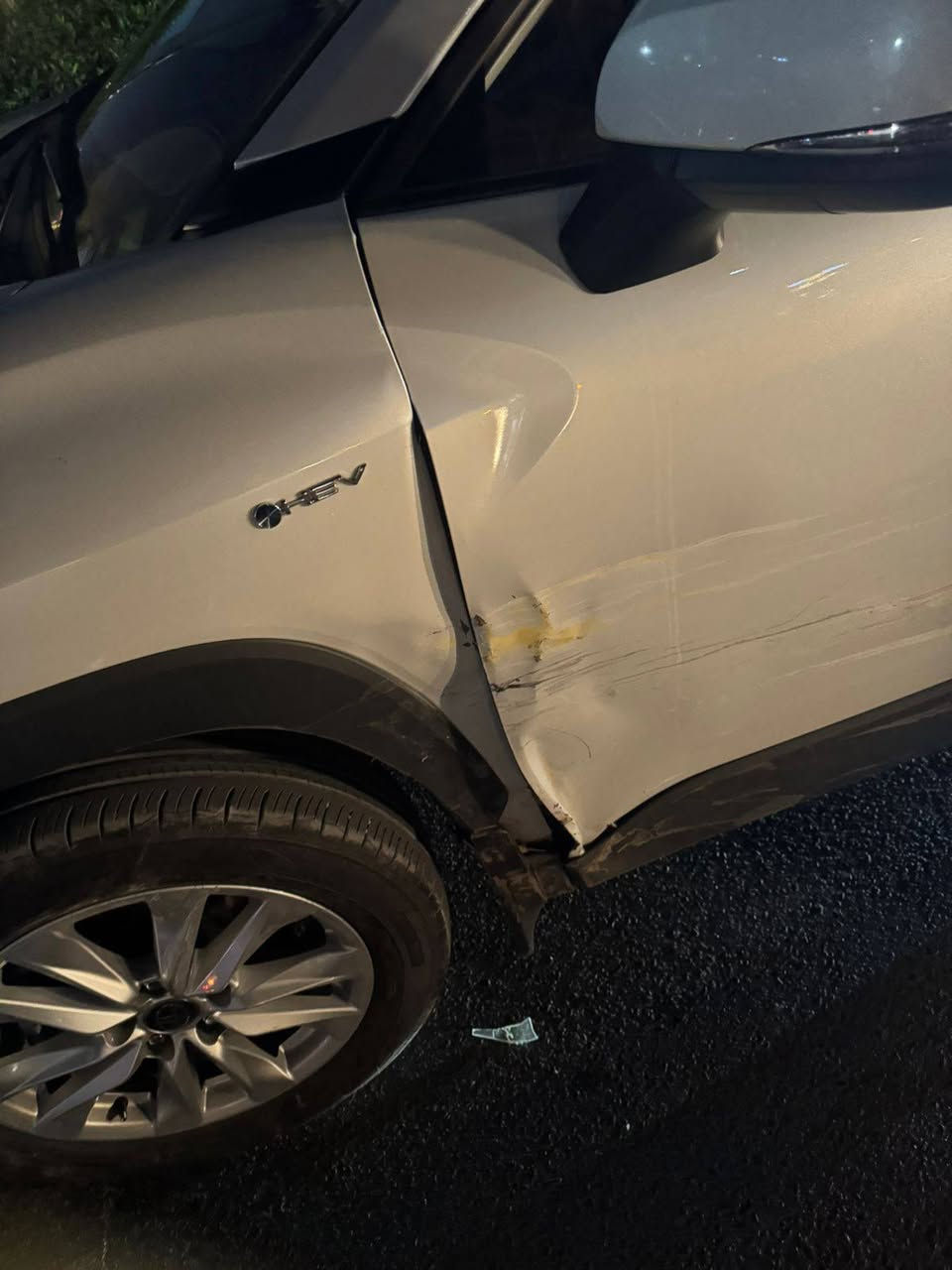 كروس هايبرد فول مواصفات داخل احمر فتحه تحكم ستيرن.  حساسات  بيه حادث جاملغ جها سايق وباب كله بارد وقطعه صغيره حار.  165 وبيه مجال بسيط عنواني بغداد شارع فلسطين تقاطع نخله بغداد, العراق


**إذا كنت صاحب هذا الإعلان وتريد حذفه لأي سبب، رجاءا أرسل رسالة إلى الدعم الفني**