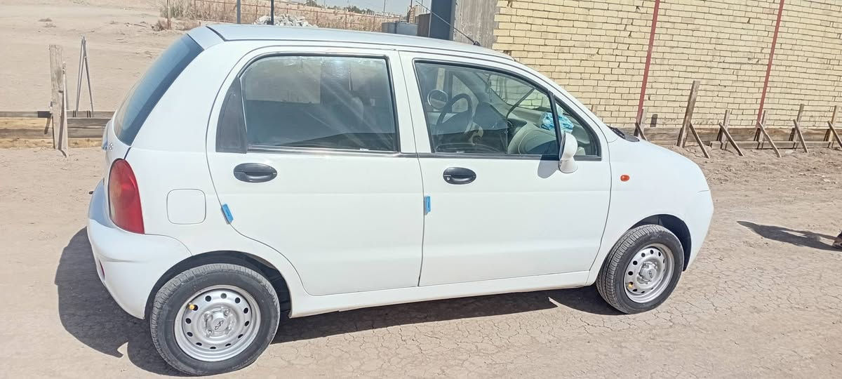 من رخصه الادمن كيو كيو ٢٠١٣ رقم بغداد اربعه سلندر كير عادي  مكفوله كفاله عامه من صبغ وضربه وخياس ومكينه وكير كفاله تبريد تدفئه تخم تاير بور جديد حداديه جديده كهربائيات كلها شغاله مسجل سماعات دمام سياره جديده بلعافيه على الي ياخذها شرط التحويل السعر ٣٥ وبيها مجال حك الضيافه مكان بابل /المسيب تواصل خاص او ***********
