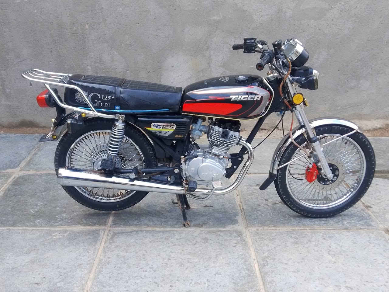 للبيع تايكر  موديل 24اوراق سكنر 
المكان واسط الاحرار 
السعر660
***********
