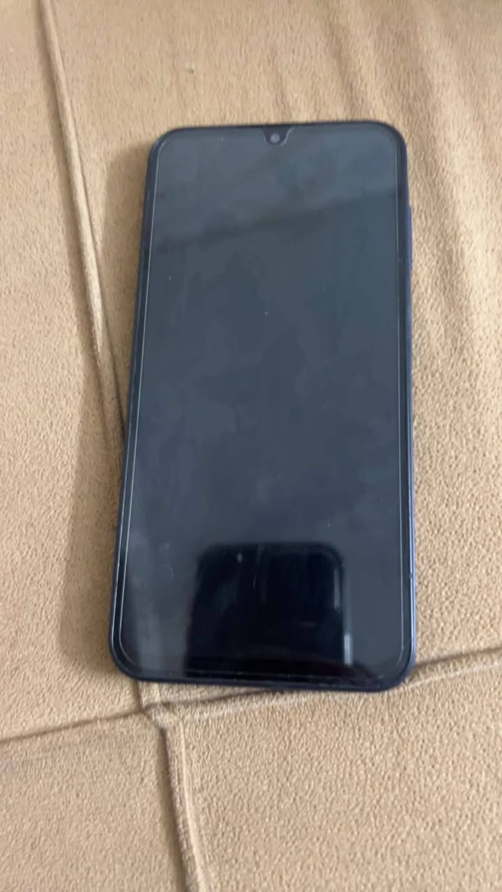 كلكسي A15    للبيع او مراوس
ذاكره 128           السعر 125 
رام 12
بصمه جهاز نضيف وكلشي بي شغال اي عطل مابي
*********** بي واتساب
