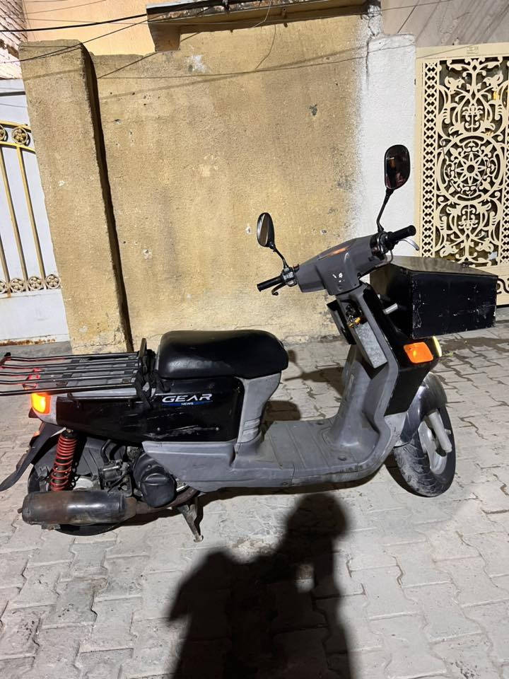 السلام عليكم بيكم فحل محور محرك فراشه وضفيره وعقل وشاد هاوزن مسوي الدراجه دبلين وشاد دبل اشاره والدراجه فحل تاير امامي جبير وبيهة قفل ستيرن وقفل استان وقفل اكسل شلعه معدل ناقصهة بس سيم بريك خلفي ومسويلهة صندوك ليكدام شغل مرتب وبي قفل ومفتاح ومسويلهة جيوب جوه الستيرن كهربائياتهة كلهة شغاله نكره سلف بكل وكت شته صيف نكره وحده والدراجه الله يشهد ما موكفتني ابد الشراي يتصل على الرقم *********** مكاني الحريه رايدهة ب400 وبيهة مجال والسوك كلشي بي اكو حتى ب100 نفسهة تشوف روحك متشتري تحب تسولف اخيك لا تخابرني
