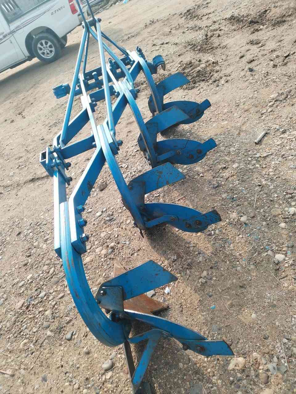 السلام عليكم 
للبيع فدان تركي البير حجم  ٨ رباعي 
العنوان واسط النعمانيه ***********
***********
