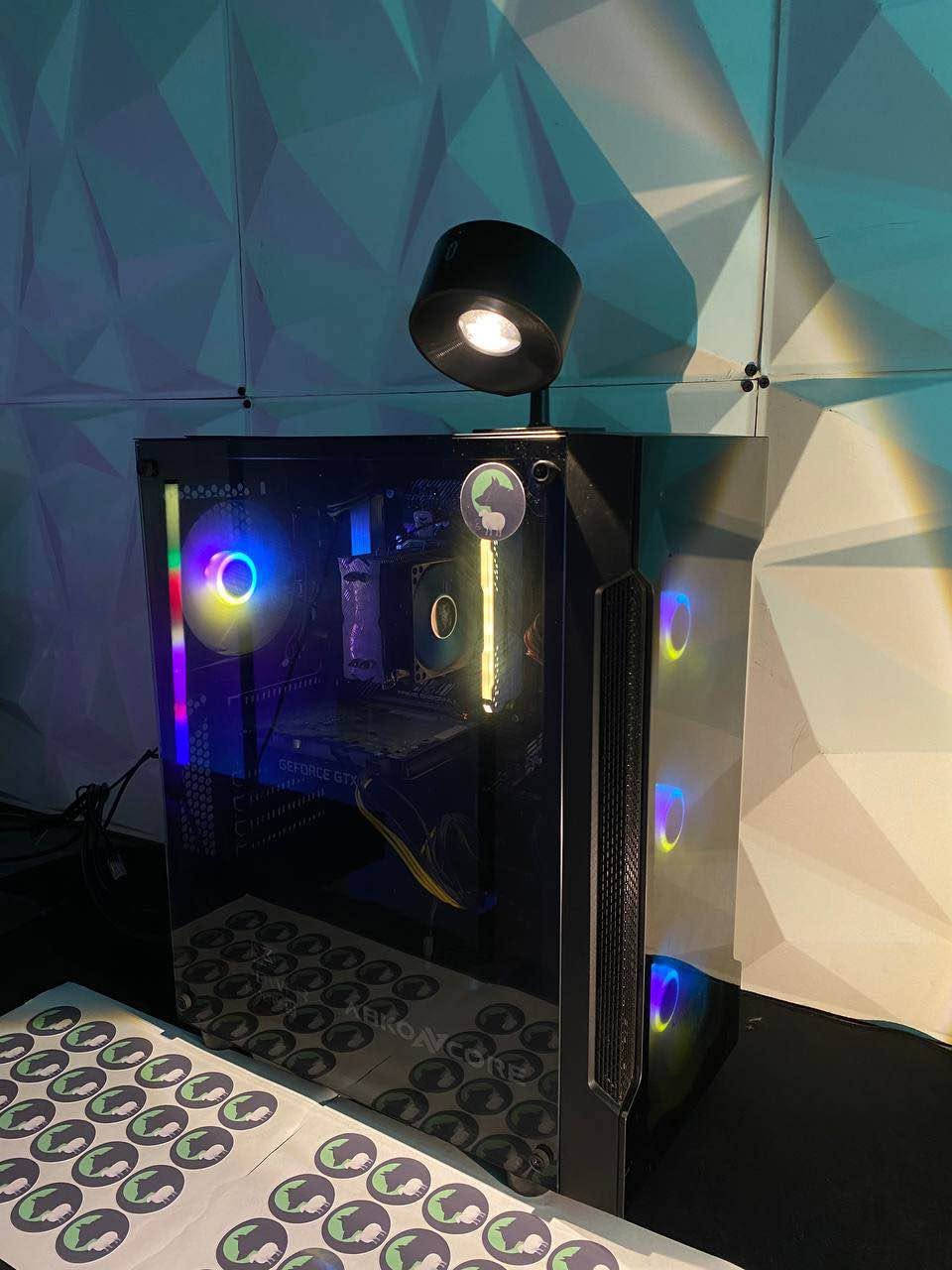 280$

Cpu: Ryzen 5 Pro 3350G
Gpu: GTX 1650 Gainward
Ram: 8GB T-Force
Motherboard: B450M-A II Asus Prime 
Storage1: 256 NVMe
Storage2: 1TB HDD

بۆ حیجزکردن

*********** السليمانية, العراق
