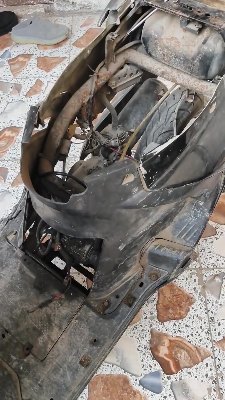فراشة للبيع
الدراجة گايمة وبيها دخنة خفيفة 
و برغي الگزوز مسولك و گاعد على برغي واحد 
الدراجة يحتاجلها هواي شغل و ابيع كوم حديد بس هية تشتغل و تمشي السعر 250 و بيها مجال قليل مكاني بصرة ابو الخصيب السبيليات رقمي ***********
