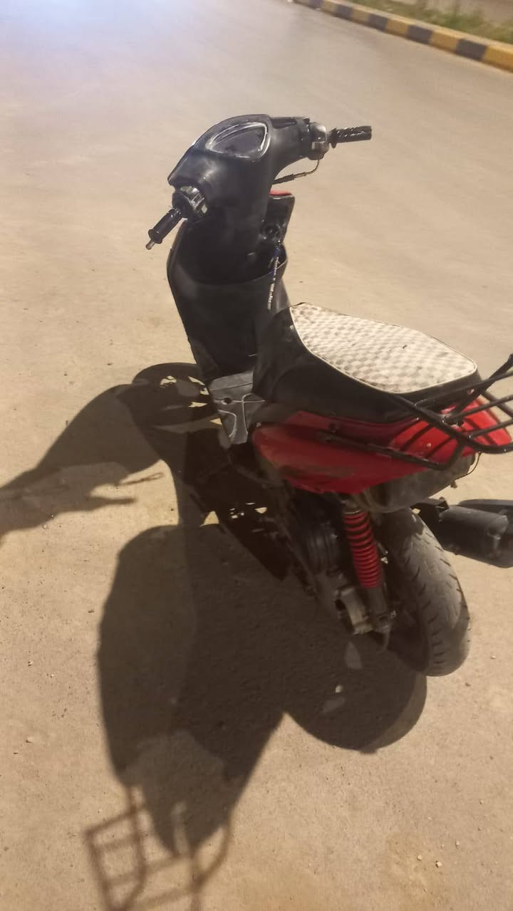 سلام عليكم  :((250)) 
ماكس عدله ،  بوشة 50، سلف هندر كامله 

مثل ما موجود كفرات تعبانه، محرك نضيف 

كهربائيات شغاله من طول لطول 

(ترايها لوين ماتريد)، مو مال لعب مال شيلة رجل وروحه ورجعه 

((  بـ250 قفل   )) 
 *********** .        موجود خاص
