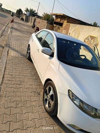 للبيع كيا سيراتو وضع الشركة ماشيه 120الف حقيقي بيها مكانات صبق فقط بدو...