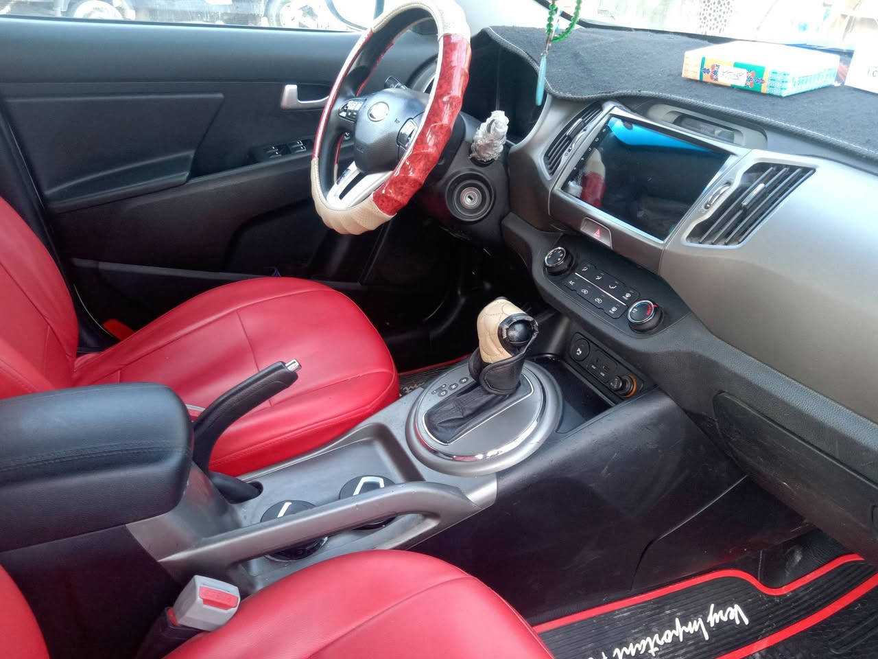 سلام عليكم
سبورتج 2015خليجي 
مبدل بيه بس بنيد اثر عمود وكع ع بنيد 
موضح بالسونار بالمنشور 
ماشيه 93
السعر 160وبيه مجال
مكان السياره بغداد
‏‪0 770 659 2789
