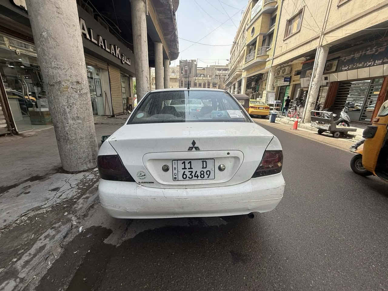 سلام عليكم لانسر الشركة العامة ٢٠١١ باسمي مشروع وطني رقم بغداد سيارة بلادية تخم تاير تبريد كير ومكينه خير من اللّه بيها الهلالات الخلفيه
مكنها دوره ***********
وسعر 85 وبيها مجال بسيط 
جماعة ال70 وال75 ابتعدو عن المنشور مديلات اقل وتعبانات ومصبوغات عام تنباع سبعينات
