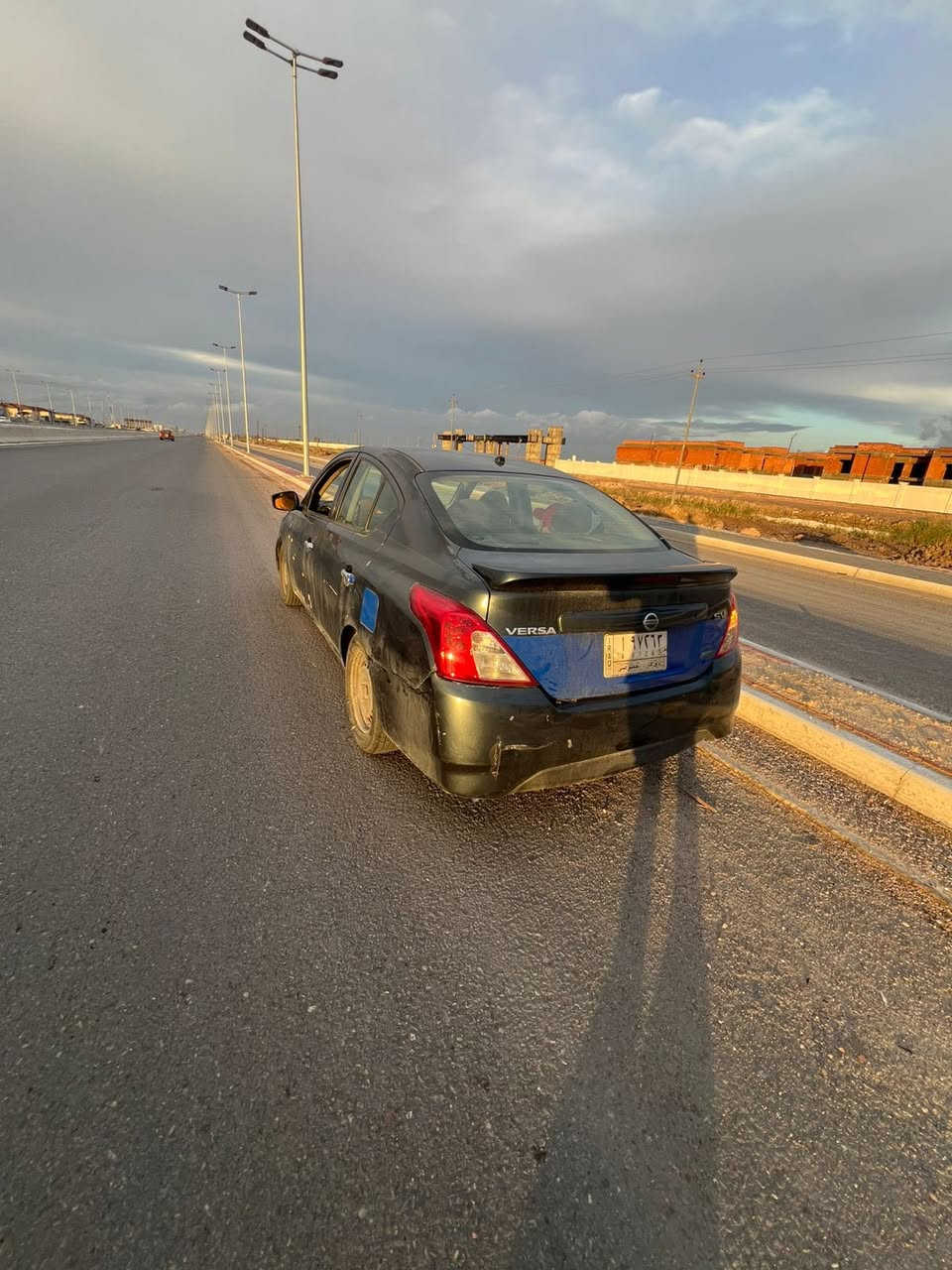 نيسان فيرسه وارد امريكي مديل 16 رقم ذي قار  موجوده بالبصره مكينه وكير خير من الله سعر 63 ورقه اتصل على رقم ***********
