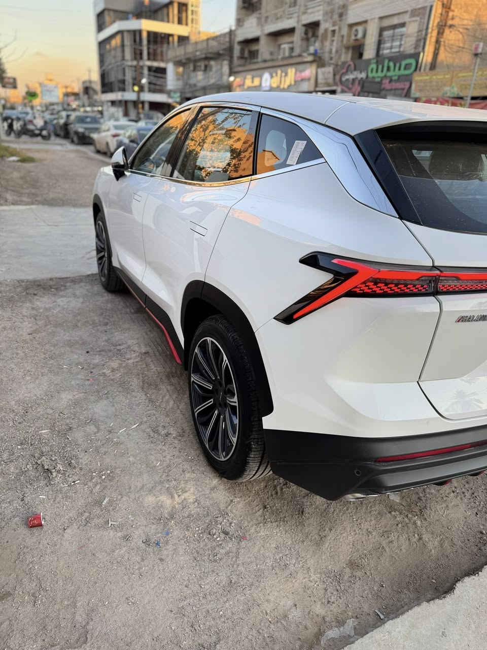 السلام عليكم ورحمة الله وبركأته جيتور داشنك 2025 لاكجري محرك 1600 تيربو المرغوب مواصفات
مثبت سرعة 
كشنات تدفئة تبريد 
فتحة من طول للطول 
كار بلي لاسكلي 
واندرويد اوتو
شاحن لاسلكي بقوة 30 واط
شحن سريع بقوة 66واط
مري قلاب مع شعار ترحيب 
وضعيات قيادة sport normal eco 
سماعات شركة سوني عدد 8 
دخول ذكي للمفتاح 
حساسات امامي وخلفي 
كامرة 360 درجة
يدات الباب ذكية 
كشن رياضي  كهرباء السايق وبصف السايق 
زنون ليزري صعود ونزول 
جنطة كهرباء
قطعتين تبريد خلفية 
انارة داخلية مع الاغنية 
ومعروفة مواصفات لاكجري بعد 
سيارة ماشية 11000
رقم سيارة اربيل 
مكان سيارة بغداد 
الاستفسار *********** 
السعر 170 قفل  
السيارة اخت زيرو وكلش نضيفة
