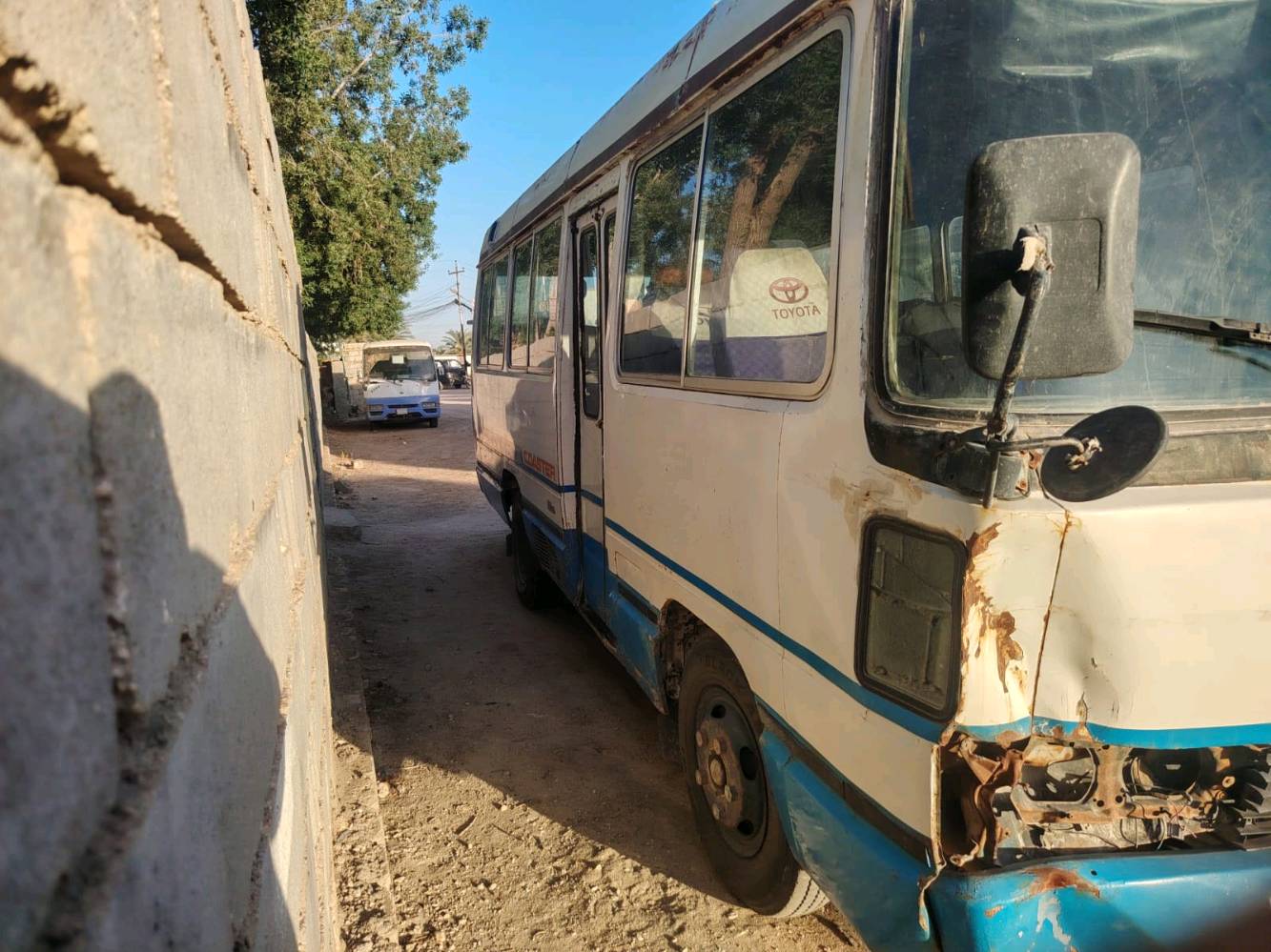 كوستر عريضه موديل 83 مكينه تبخر بور بدون دسك السياره كهربائية كامله داخل وكشر نضيف رقم صلاح الدين وكاله بأسم ابوي ب٧ وبيها مجال للشراي المكان كربلاء ما متواجد بالفيس هذا رقمي وبي واتساب ***********