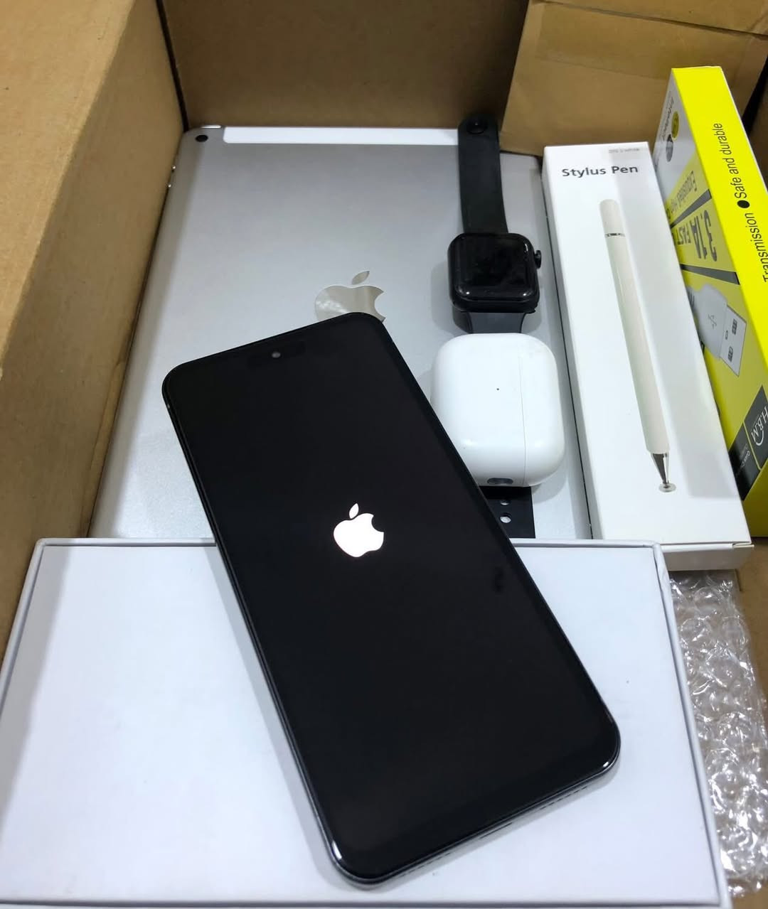 ipad 8 . نسخه شريحه . ذاكره 32
iphone 17 pro max . 2sim . 256G . درجه 2
سماعات airpods pro 3 عزل صوت
  كيبل & قلم S pen
ساعه آبل
مبلغ عشوائي
فحص + ظمان
سعر مجموع العرض 249 الف مع التوصيل


**إذا كنت صاحب هذا الإعلان وتريد حذفه لأي سبب، رجاءا أرسل رسالة إلى الدعم الفني**