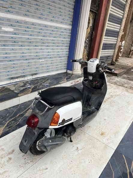 بولسي بلاد  صاله خمس تشهر من طلعت  مخته من الطول للطول برغي ما مفتوح  نركه سلفه معدل كامله شغل وطلع سعر 850 بيه مجال دراجه وصله موجود وكامله ***********
مكان شهداء شارع النص
