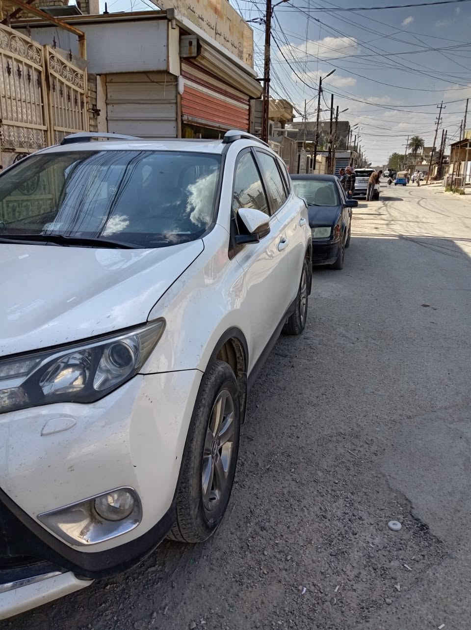 سلام عليكم
راف فور موديل ٢٠١٥
بيهة باب خلفي مبدد 
للتصال ***********
