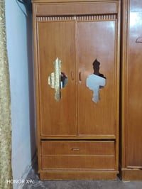 ملحقات غرف نوم • مستعملة • للبيع