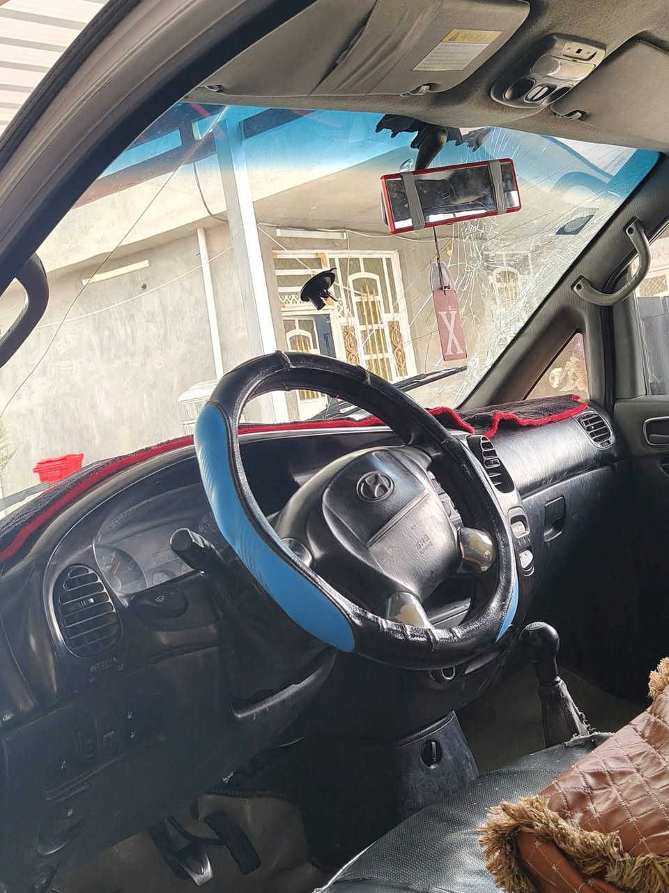 سلام عليكم سياره للبيع مكفوله كفاله عامه عده شاصي منكد شويه وصدر امامي وخلفي تخم تاير جاهزه رقم بغداد المكان المشاهده السعر 95 وبيه مجال بسيط رقم ***********
