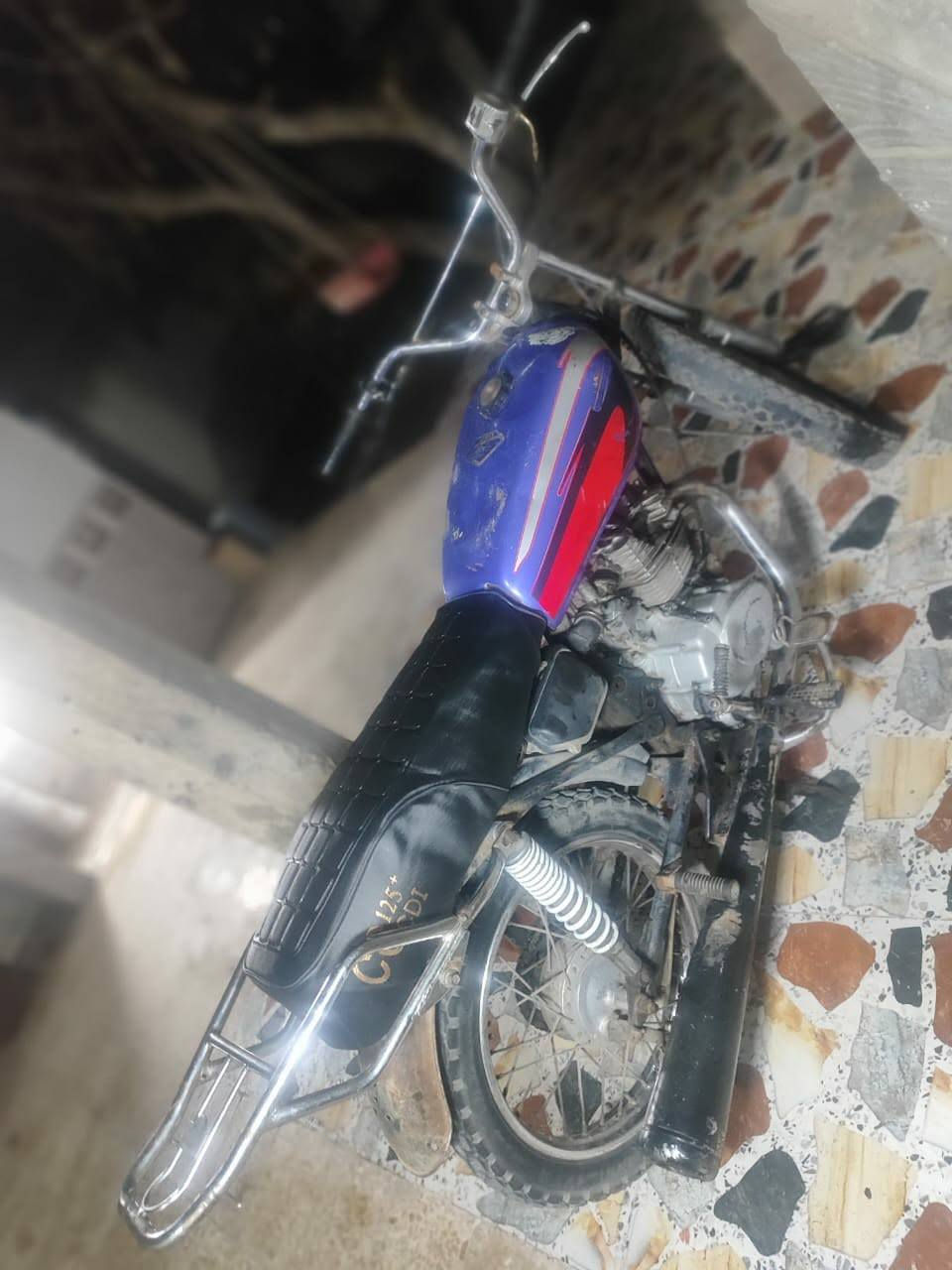 السلام عليكم ورحمة ماطور للبيع خمسه كير شرط البارحه عمرتو مكينه نار شرط لاصرف ولا دخن امعمر جديد السعر ١٢٥ بي مجال حك جيتك فقط مكاني موصل هيما ستي بل أيسر


**إذا كنت صاحب هذا الإعلان وتريد حذفه لأي سبب، رجاءا أرسل رسالة إلى الدعم الفني**