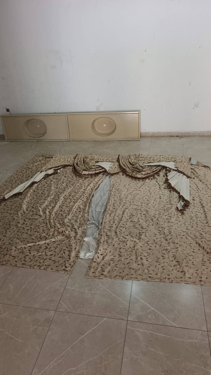 غراض للبيع بيع مستعجل قيم بما يرضى الله واخذهن عنوان بصره اتصل ***********
