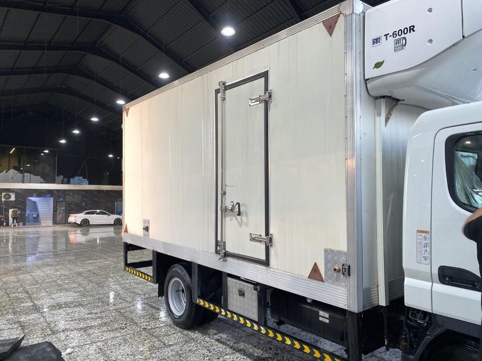 كنتر للبيع موديل 2024 زيرو ماشية 14 الف سيارة جديدة مكفولة من كلشي  تبريد منفصل ثرموكنك T600طول براد 4.5 متر سيارة بسمي تحويل مباشر هزة جديدة حصة مال كاز بيها سعر سيارة 430$ (***********)
