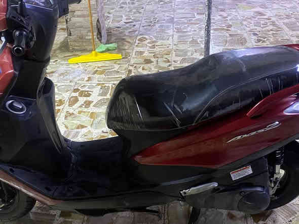 السلام عليكم من رخصة الادمنية. دراجة لكزز مال رمبة ما ماشية شي بسيط ومثل ما موضح بالصور مكان بغداد جميلة الثانية   ماشية 14 كم السعر مليون ونص وبيها مجال بسيط ***********
